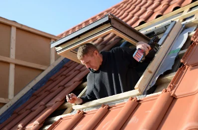 Pose de fenêtres de toit Velux aux Ressuintes